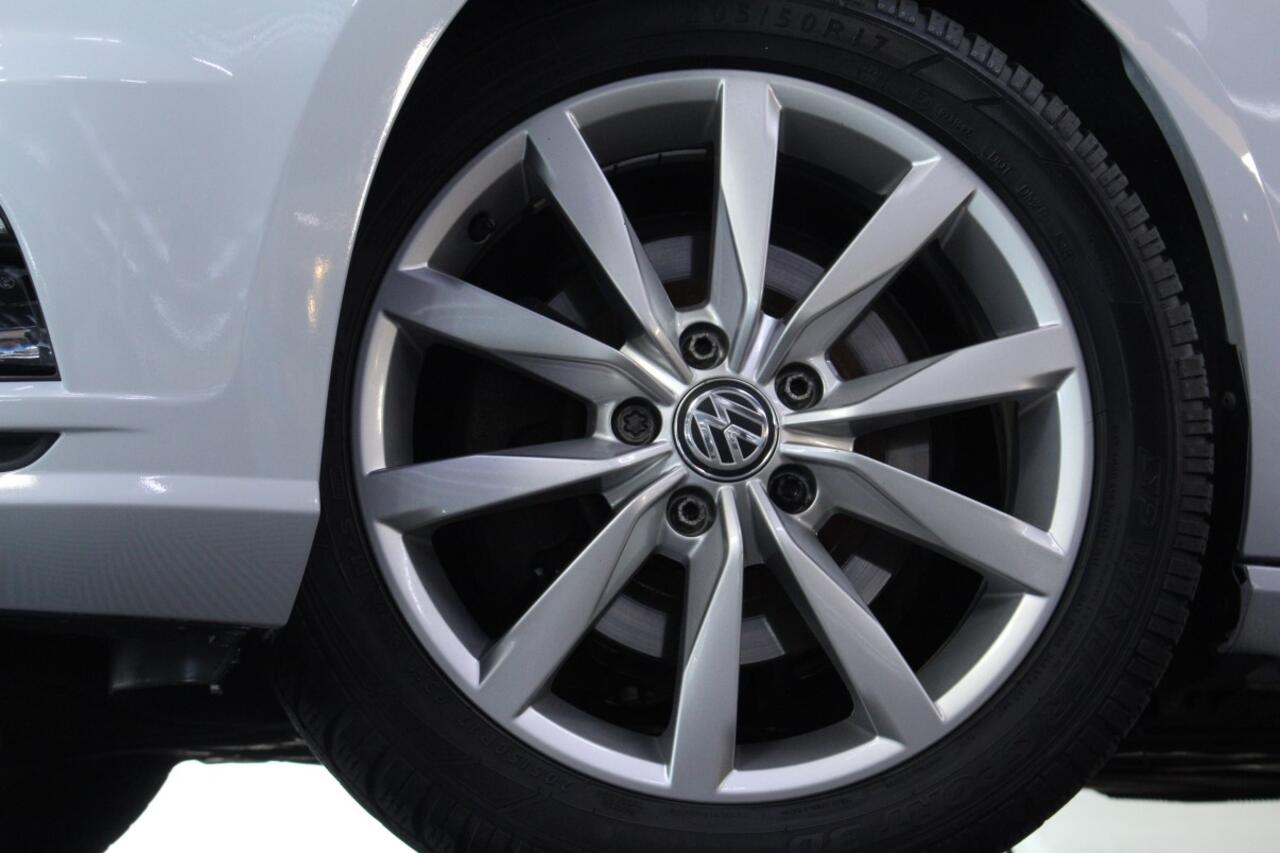 Volkswagen GOLF Variant 1.5 TSI DSG Highline PANO VIRTUAL CARPL ACC STUURVW '19