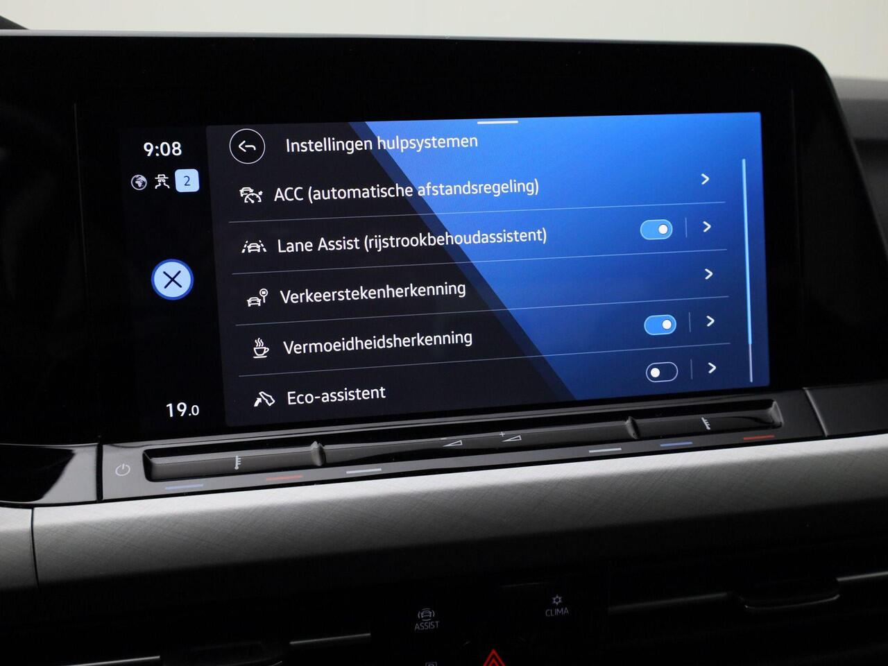 Volkswagen GOLF 1.0TSI/110PK Life · Apple/Android Car Play · Navigatie · Parkeer sensoren · Garantie t/m 04-07-2027 of 100.000km