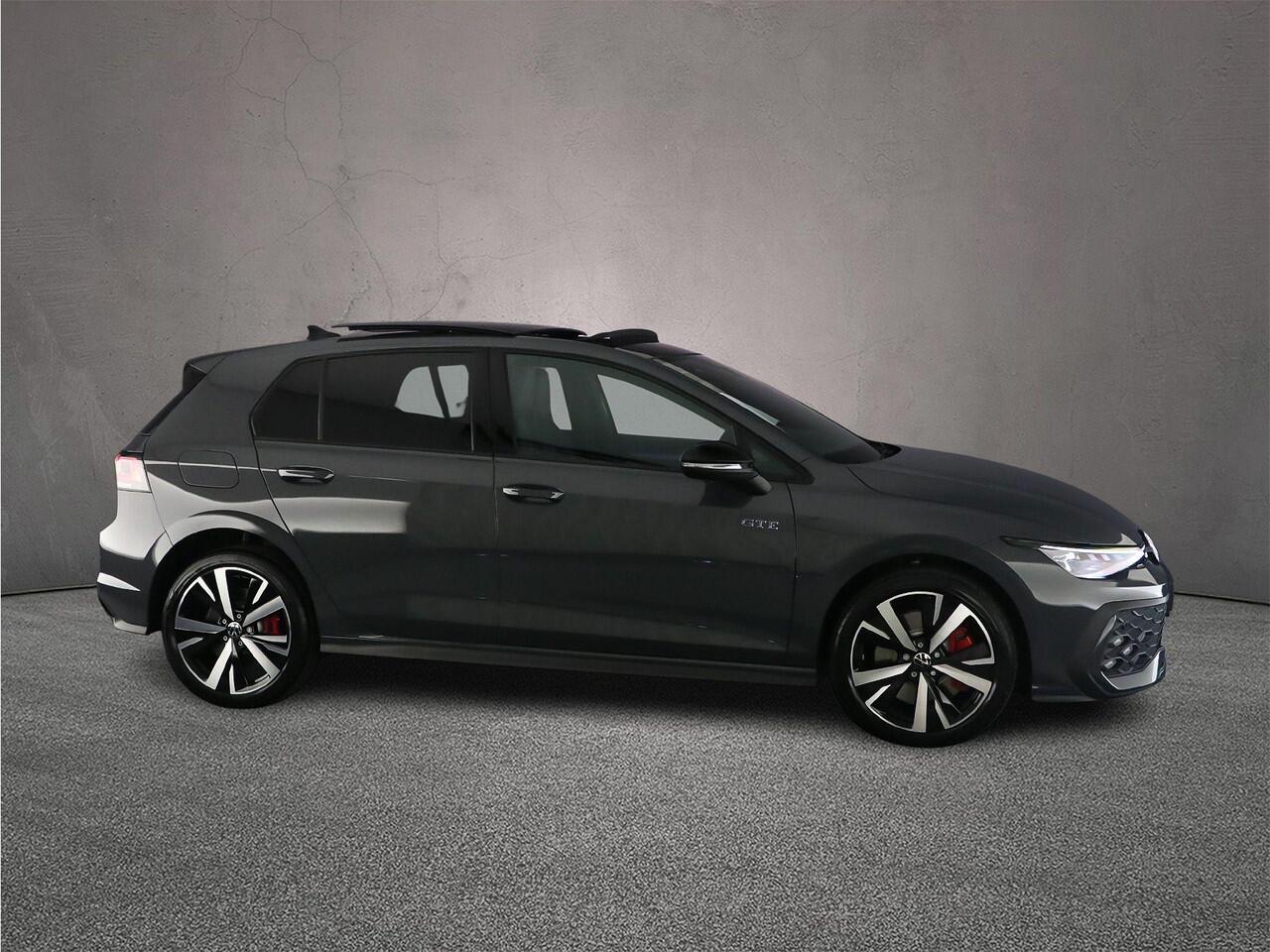 Volkswagen GOLF GTE 1.5 TSI eHybrid 272pk DSG Automaat Panoramadak, Black Style, Head up display, Adaptive cruise control, LED matrix koplampen, Achteruitrijcamera