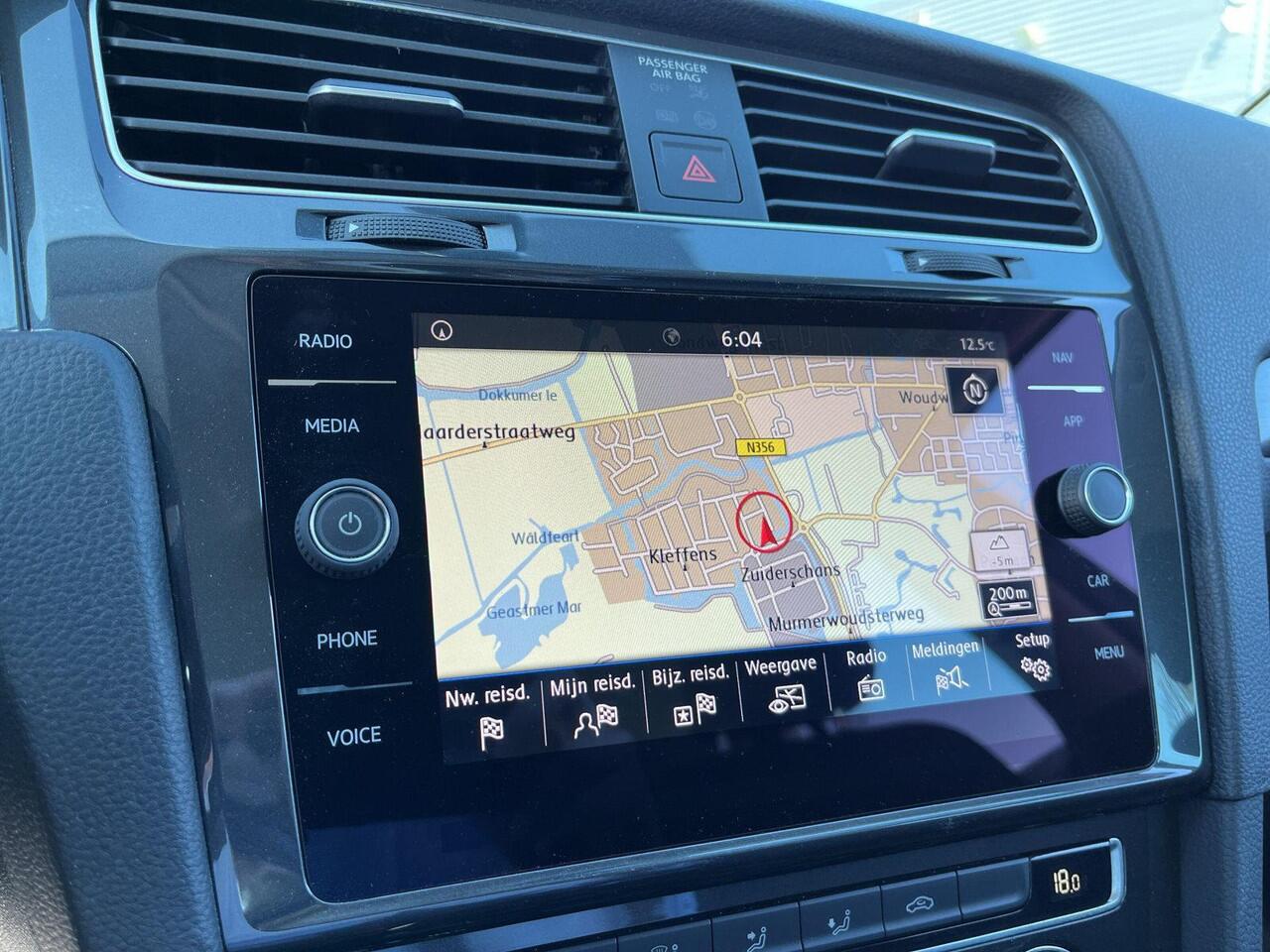 Volkswagen GOLF 1.0 TSI Comfortline | 115 pk | Navi | Clima | PDC | A-Camera | DAB | 45.303 km |