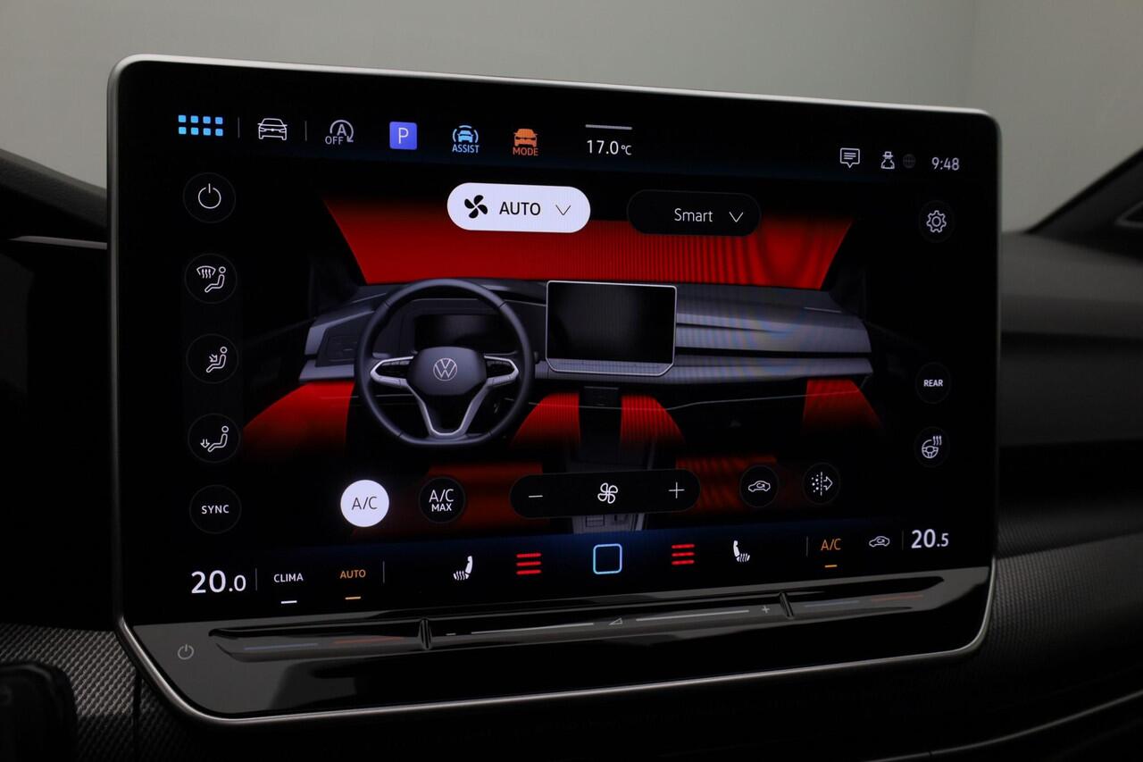 Volkswagen GOLF 1.5 eTSI 150 pk DSG R-Line | Black Style | Panoramadak | Trekhaak | IQ Light | Harman/Kardon | Head-up display | Stuur-/stoelverwarming