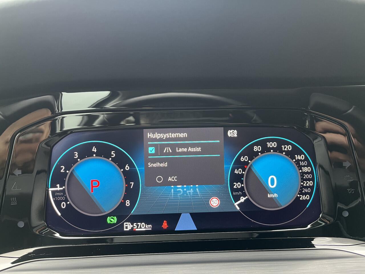 Volkswagen GOLF 1.5 eTSI Style / AUTOMAAT/ PANO/ CAMERA/ PARK. SENSOREN/ MEMORY SEATS/ LED/ NAVI/ 18" LMV/