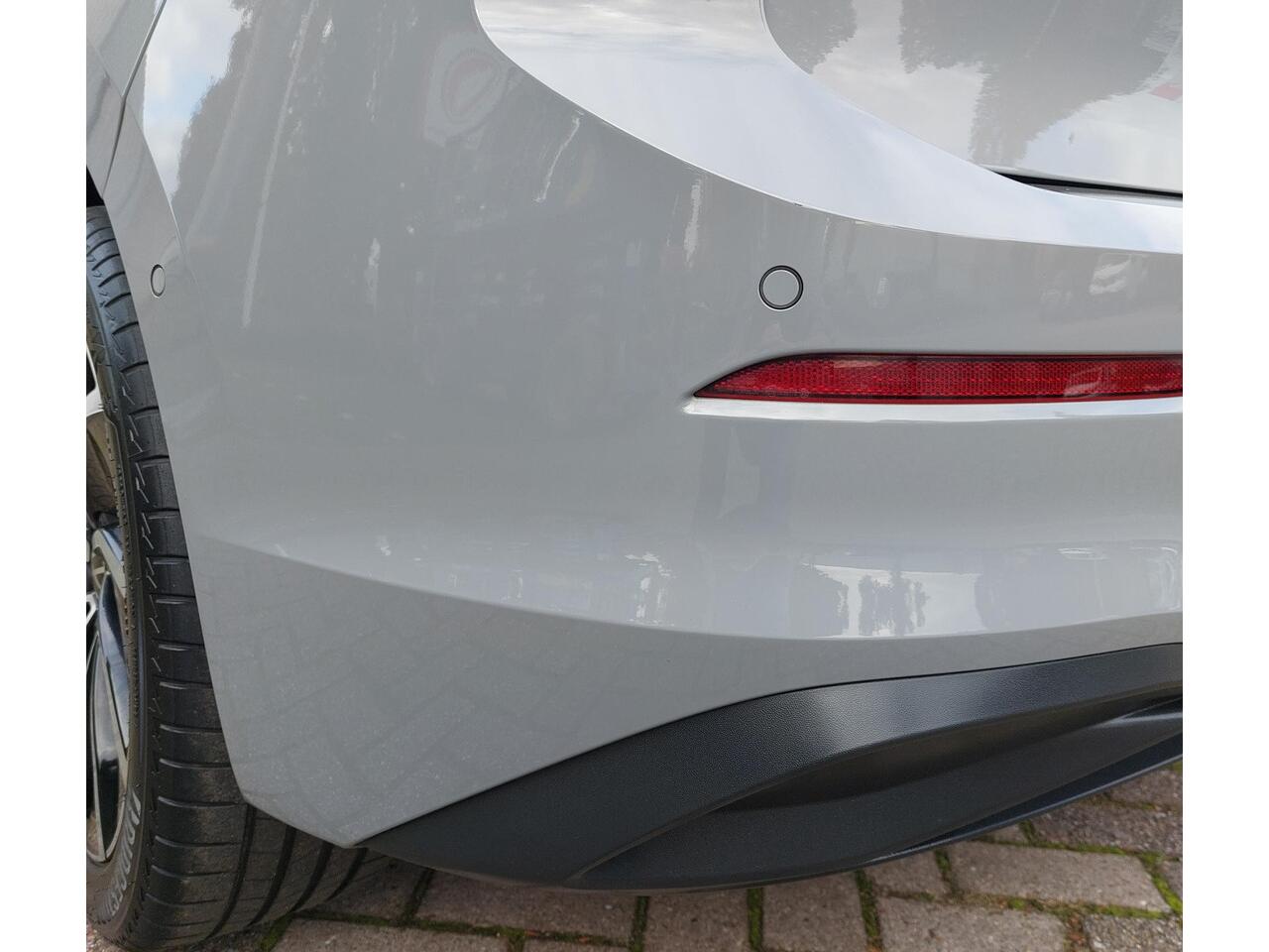 Volkswagen GOLF 1.5 TSI Life Business 17 inch Sport st