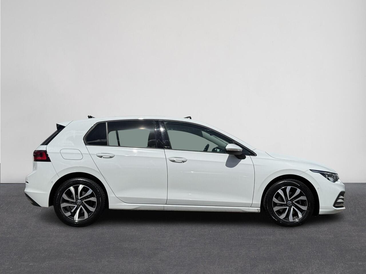 Volkswagen GOLF 2.0 TDI Active Automaat | ¤ 1.000 INRUILPREMIE | Trekhaak elektrisch | Pano | IQ Light | Digitaal Dashboard | HUD | Clima | 16"LMV | Camera ( Vestiging - Vianen )