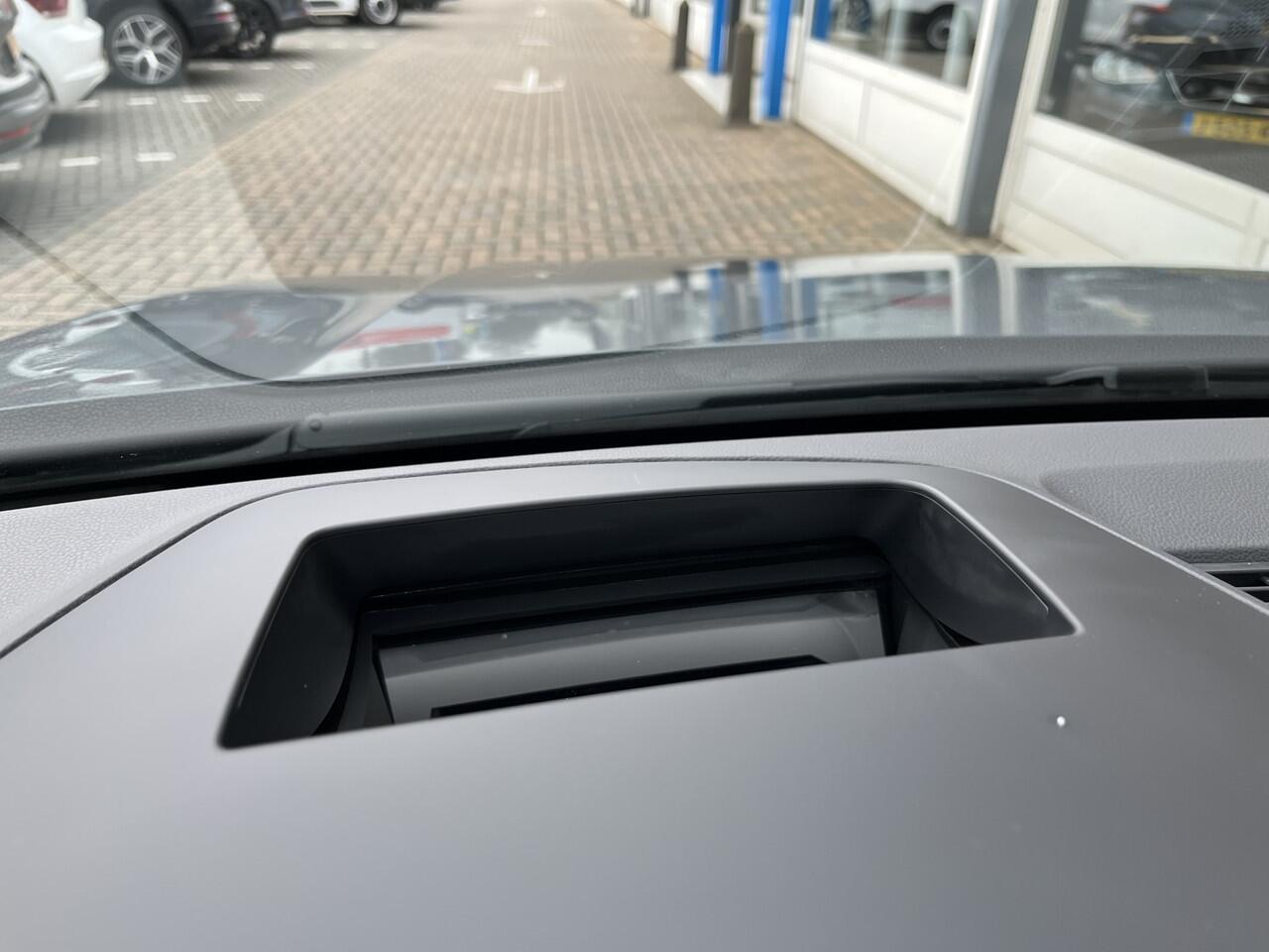 Volkswagen GOLF 1.4 eHybrid GTE / AUTOMAAT/ 245 PK/ BLACK STYLE/ IQ. LIGHT/ LED MISTLAMPEN/ KEYLESS/ ADAPT. CRUISE/ CLIMA 3-ZONE/ HEAD-UP DISPLAY/ PARK. SENSOREN + CAMERA