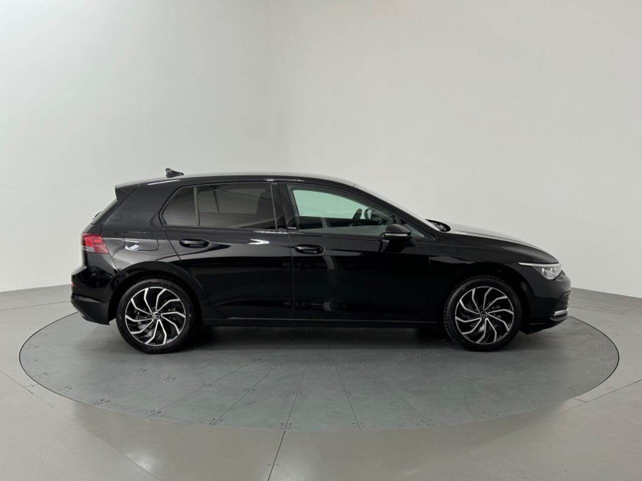 Volkswagen GOLF 1.5 TSI ACT ACTIVE LED WEGKLAPBARE TREKHAAK