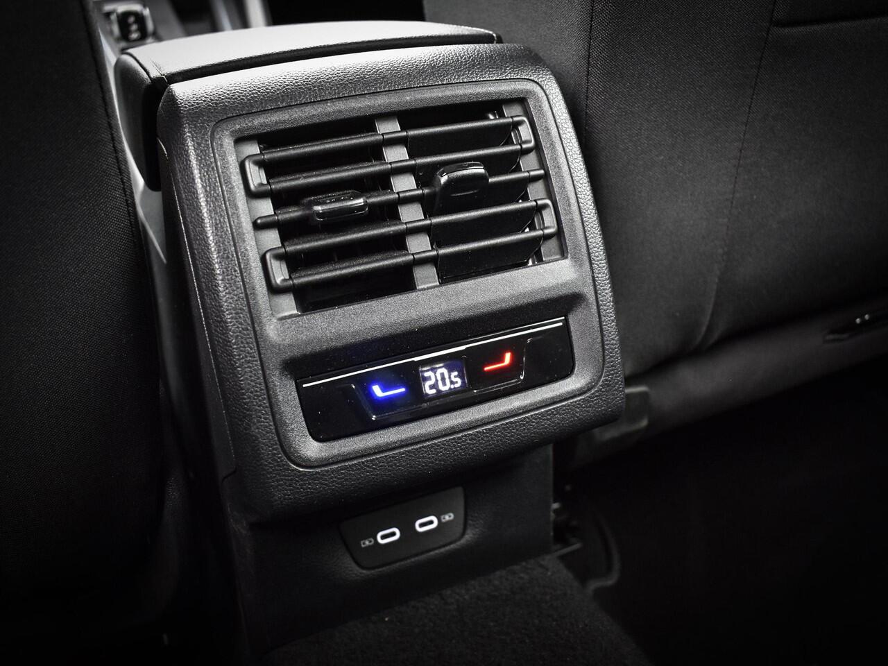 Volkswagen GOLF Variant 1.0 eTSI 110pk DSG Life · Apple/Android Car Play · Elek. Trekhaak · Navigatie · P-Sensoren · Sfeerverlichting · 16'' Inch · Garantie t/m 22-06-2027 of 100.000km