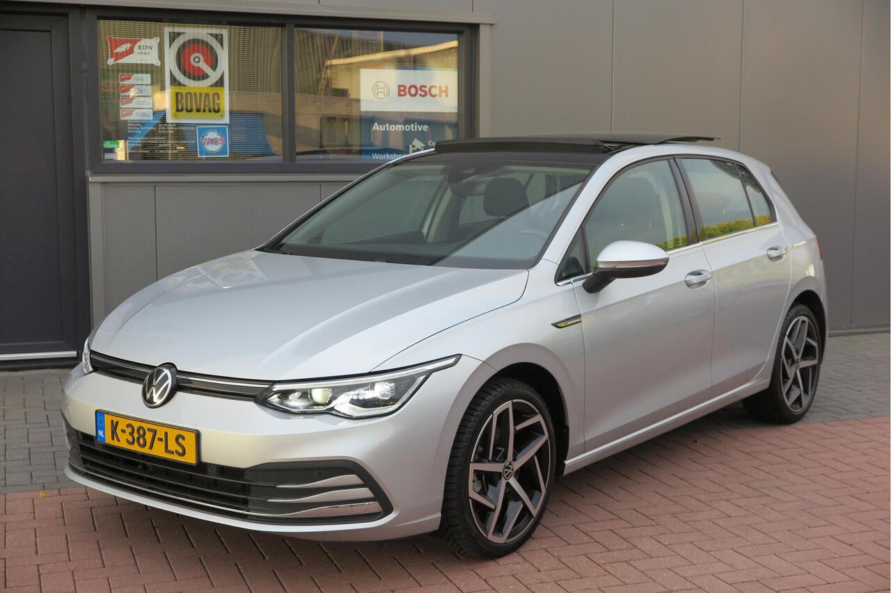 Volkswagen GOLF 1.5 eTSI 150pk DSG 1st Edition ,. Pano, Virtual cockpit, LED verl. Electr. bestuurdersstoel met massage , Navigatie , DAB+ Carplay, Stoelverw etc.
