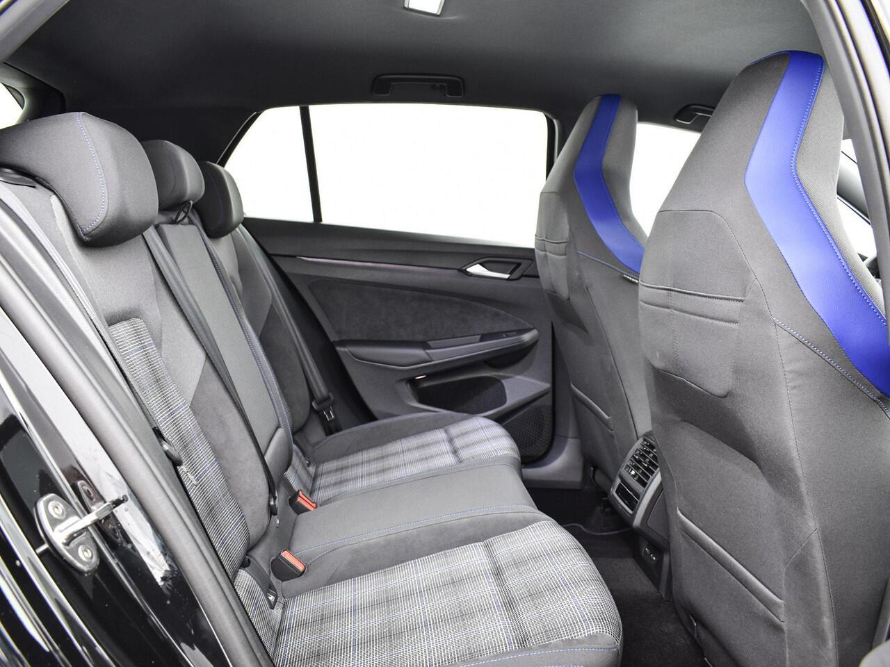 Volkswagen GOLF 1.5 272pk DSG eHybrid GTE · Apple/Android Car Play · Camera · Navigatie · Stoelverwarming · Dodehoek Detectie · Trekhaak · 18'' Inch · Garantie t/m 06-02-2030 of 100.000km