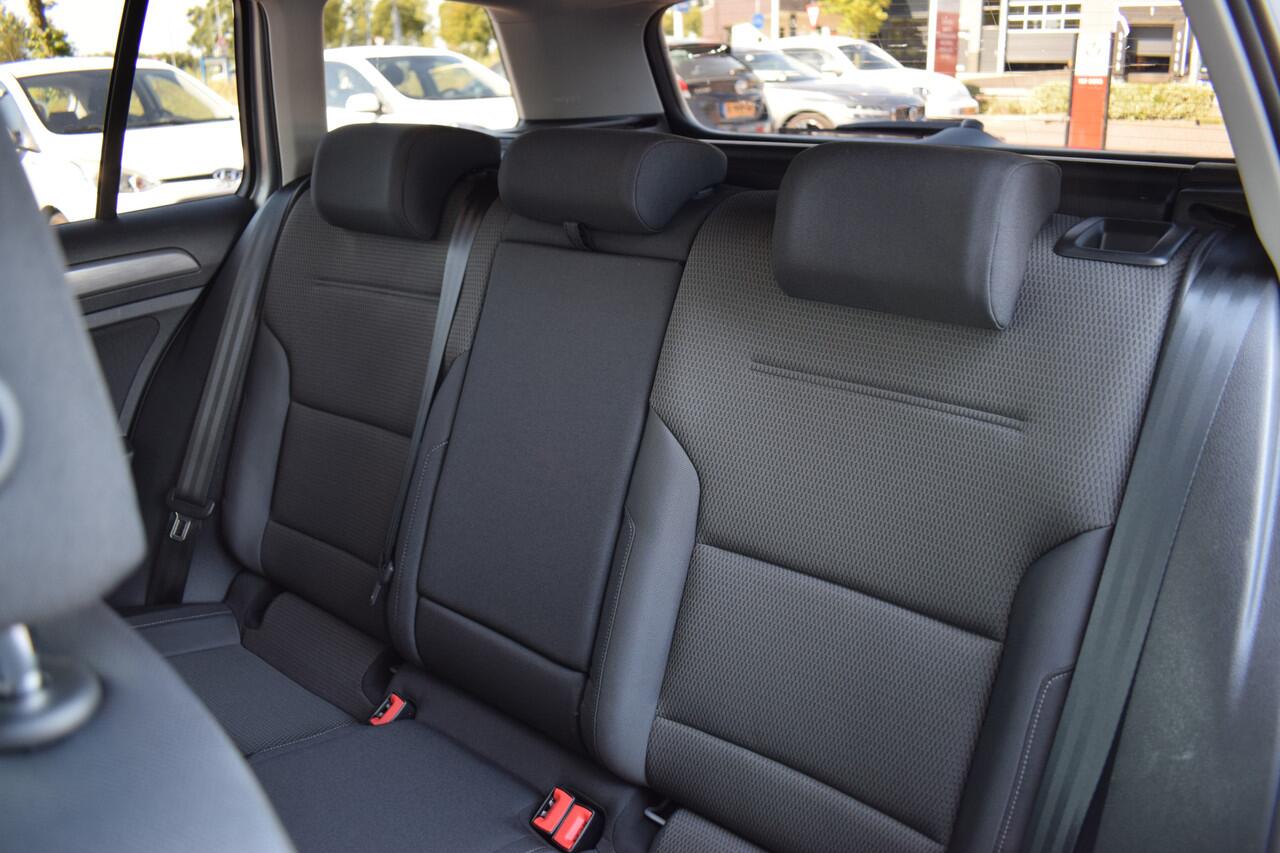 Volkswagen GOLF 1.6 TDI Comfortline Business | Apple CarPlay | Adaptive | Climate