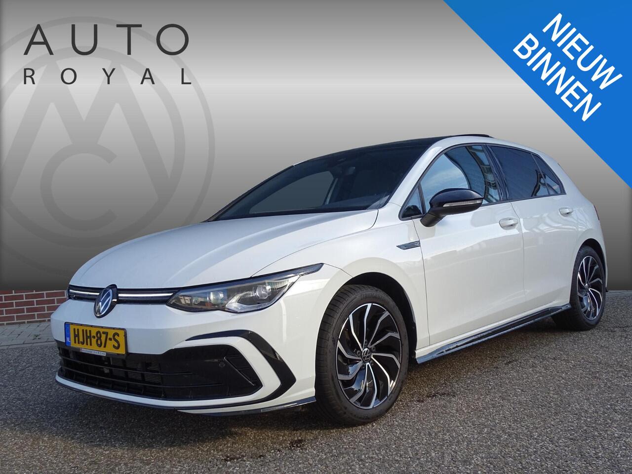 Volkswagen GOLF 1.5 eTSI R-Line 3x R LINE | NAVIGATIE | PANORAMADAK | SPORT INTERIEUR | ADAPTIEVE CRUISE| STUUR/STLE VERWARMING | IQ LED PAKKET | ACHTERUIT RIJ CAMERA | SFEERVERLICHTING |