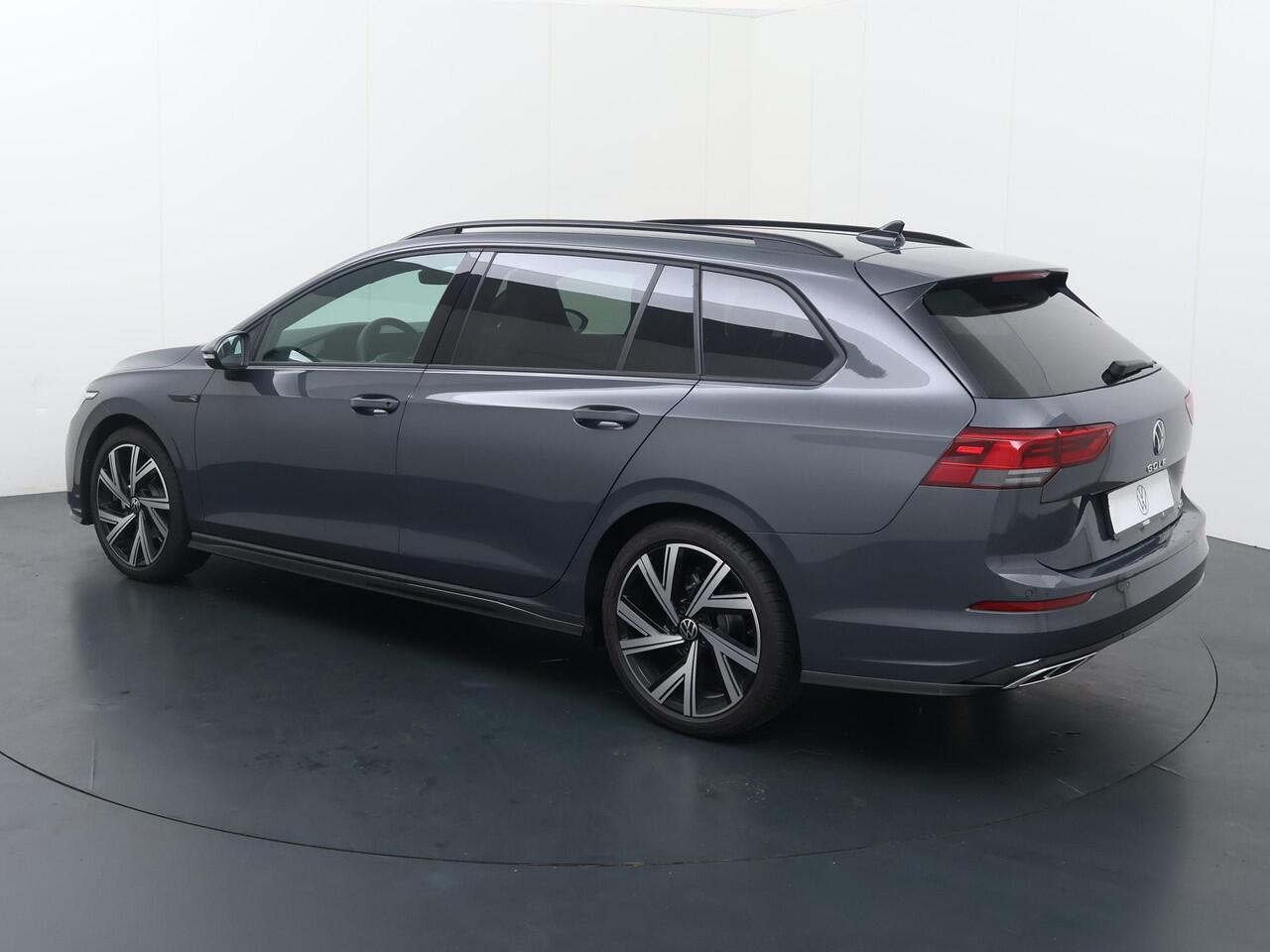 Volkswagen GOLF Variant 1.5 eTSI 130pk DSG R-Line | Navigatie | Achteruitrijcamera | Stoel- & stuurwielverwarming | Keyless |