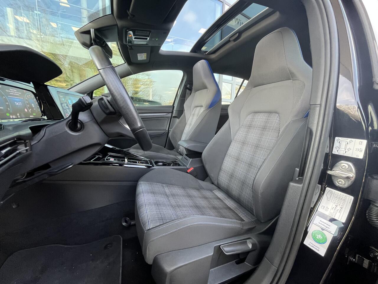 Volkswagen GOLF 1.4 245pk DSG eHybrid GTE / Panorama dak / IQ Led / Camera / Standkachel / Stuur & Stoelverwarming / 17'' LMV