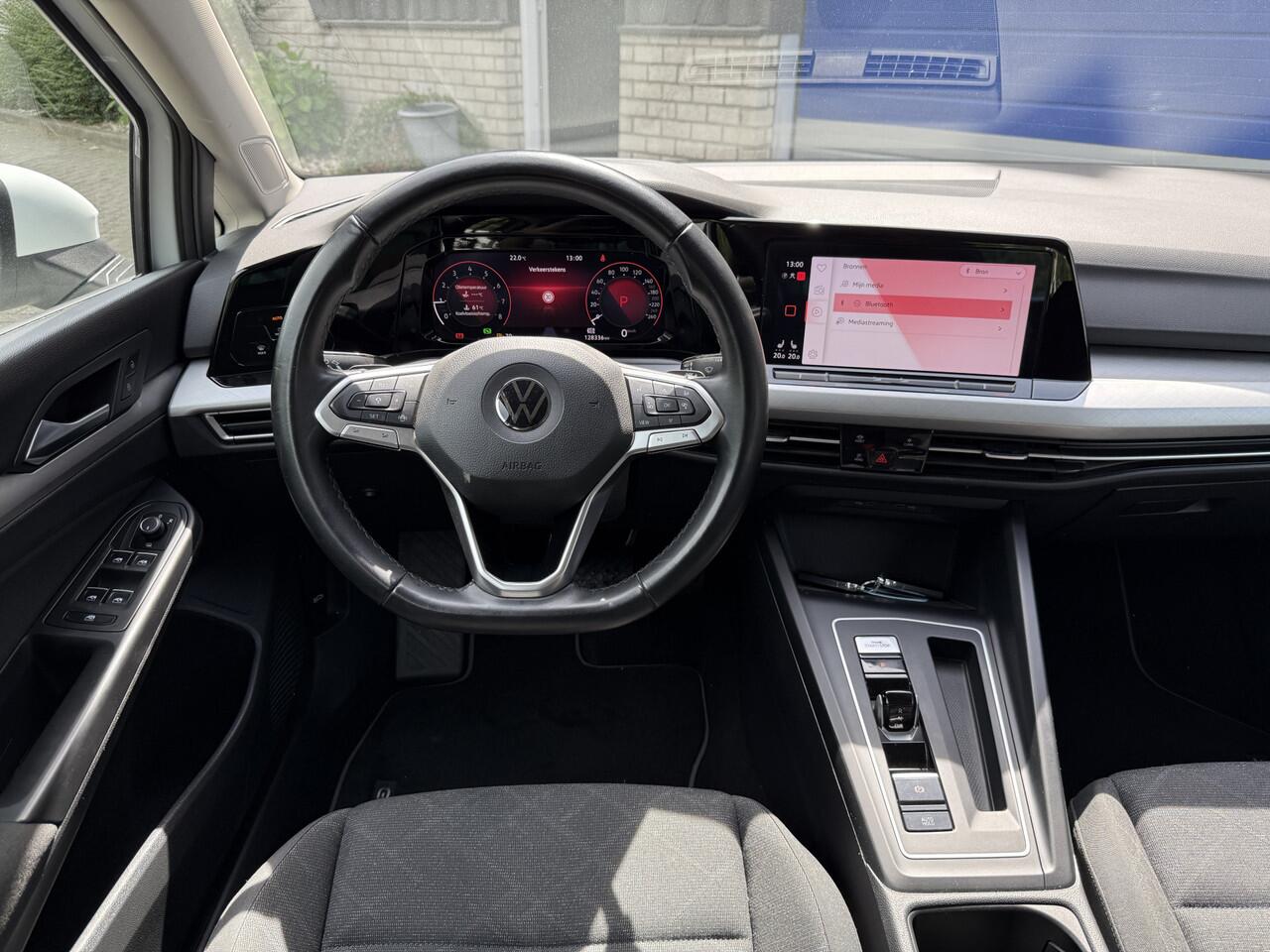 Volkswagen GOLF 1.0 eTSI Life