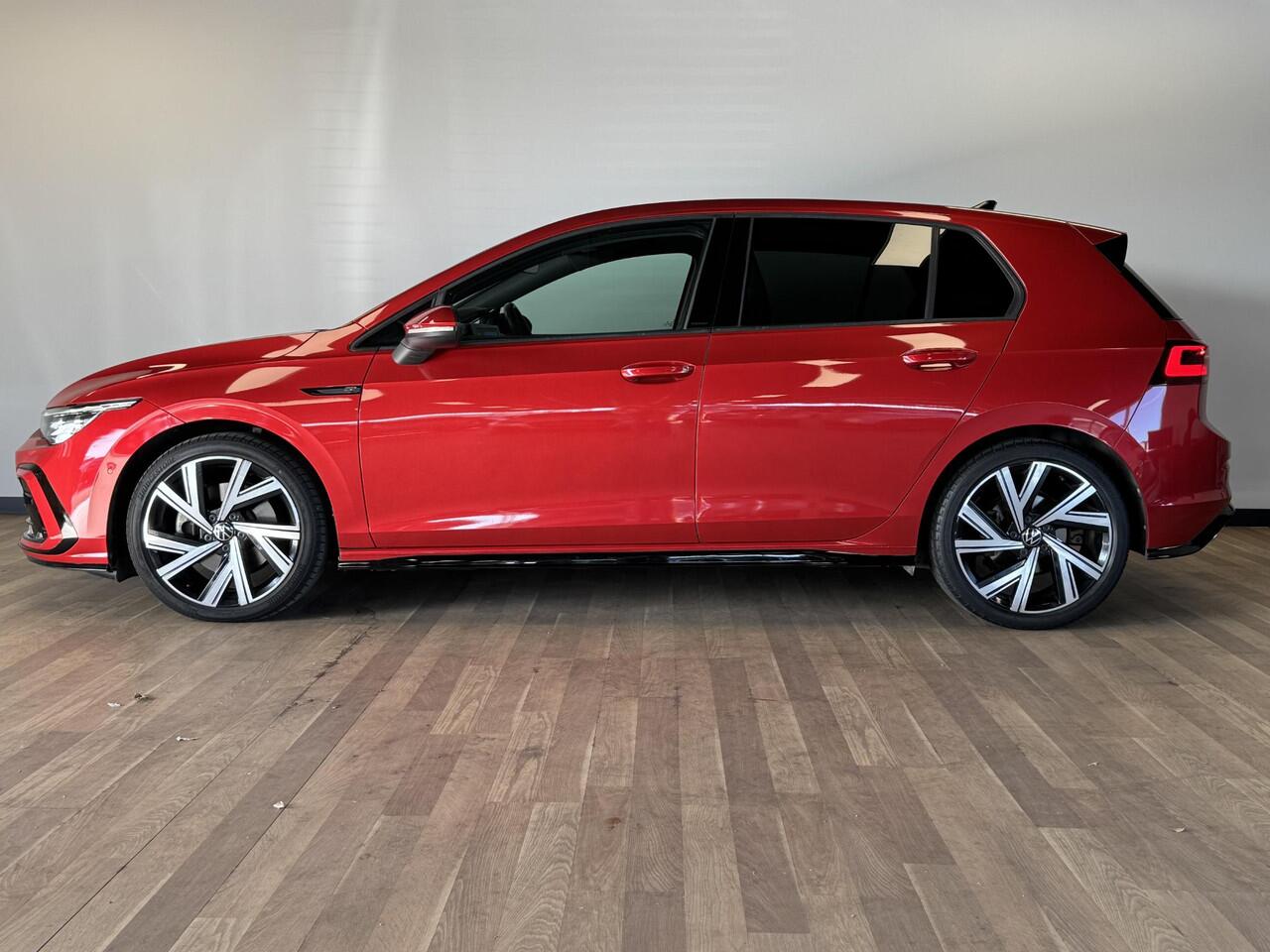 Volkswagen GOLF 1.5 eTSI R-Line PANO | DCC | H/K | NL