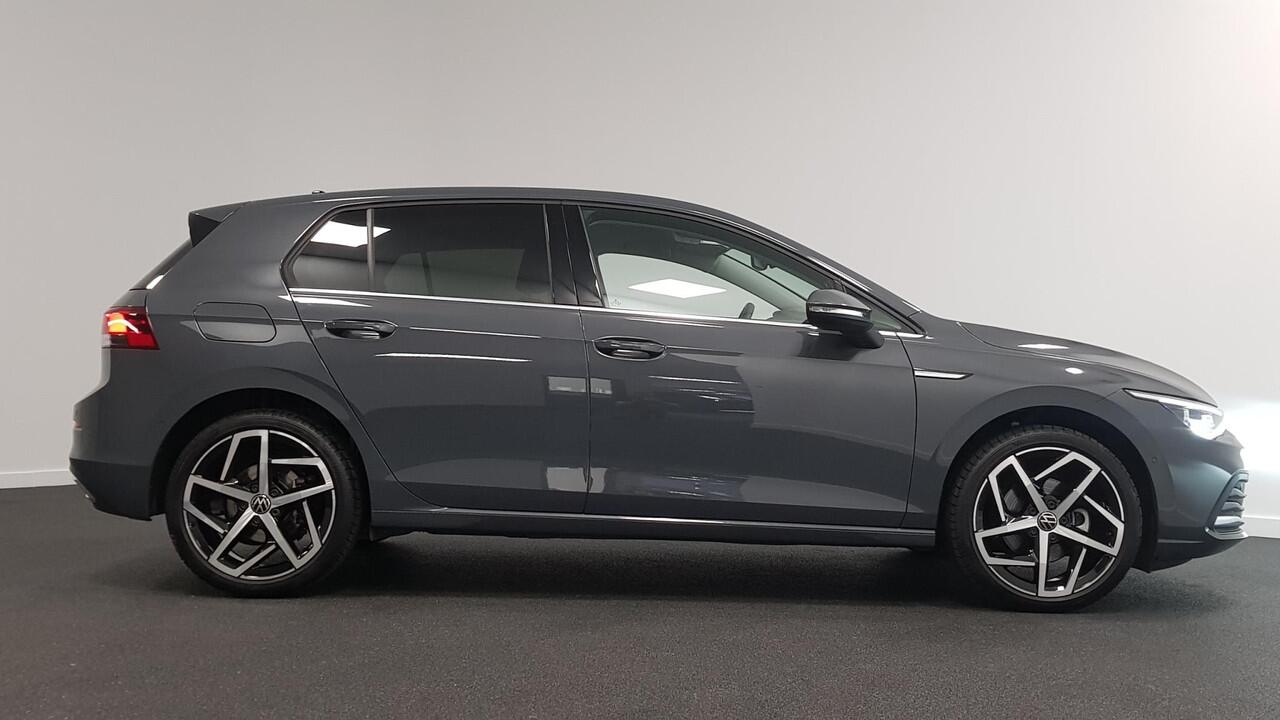 Volkswagen GOLF 1.5 eTSI 150pk DSG Style | Navigatie | Climate Control | Camera | Parkeer sensoren | 18" LMV| Led | Keyless entry | Stoelverwarming