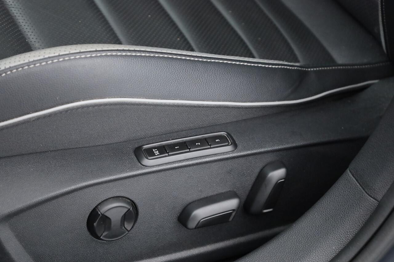 Volkswagen GOLF 1.4 eHybrid GTE | HUD | Stoelventilatie | Leder | IQ. Light | Adapt. Cruise | Elek. Trekhaak