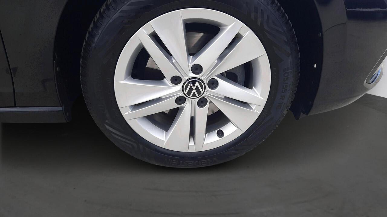 Volkswagen GOLF 1.0 TSI 110pk Life | Navigatie | App Connect | Parkeersensoren