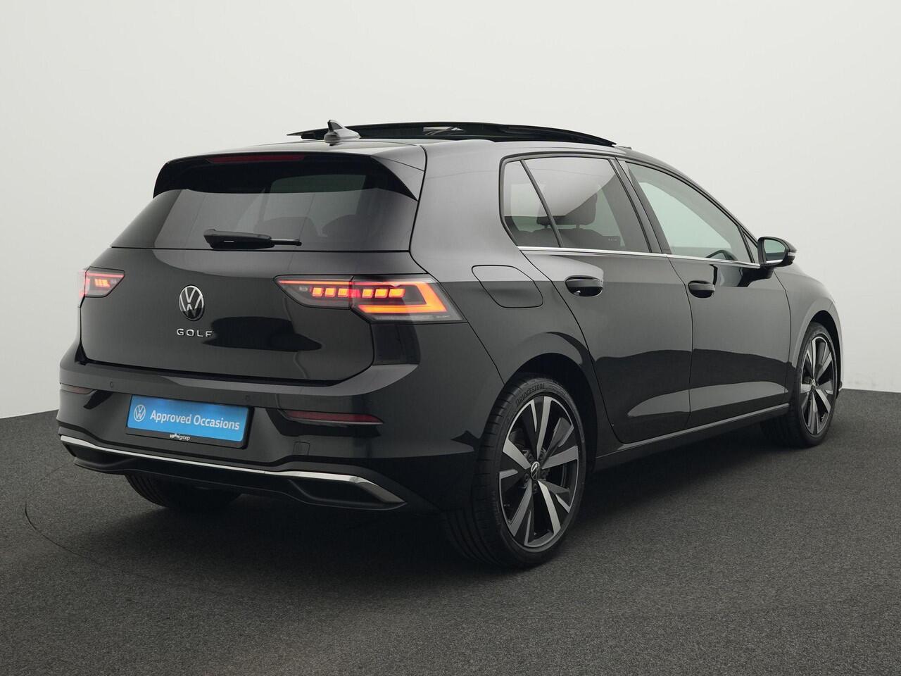 Volkswagen GOLF 1.5 TSI 150 pk Style | Panoramadak | IQ Light | Harman Kardon sound | Rondomzicht camera | Stoelverwarming | 18 inch