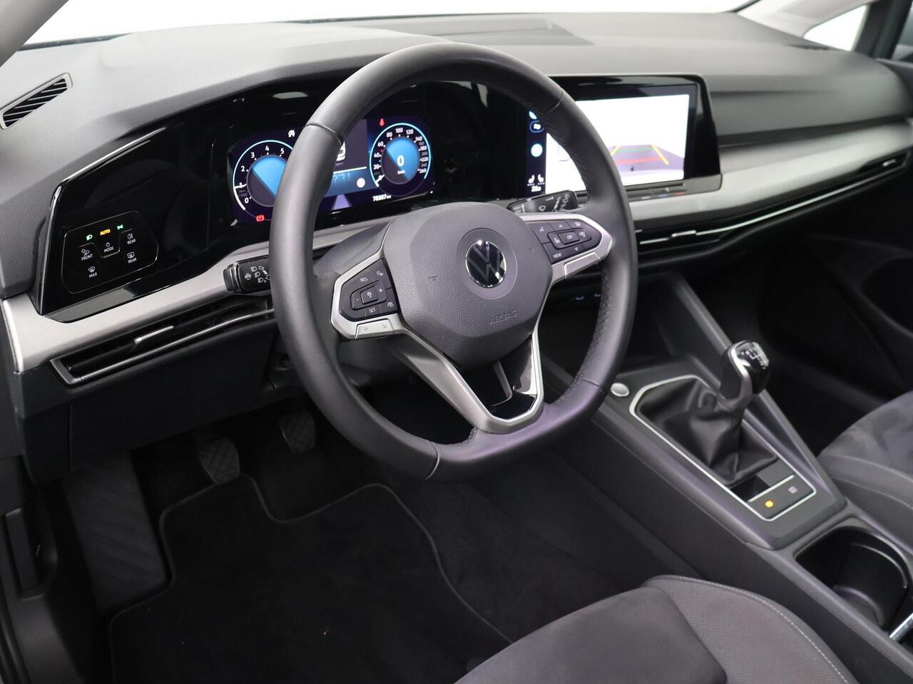 Volkswagen GOLF Variant 1.0 TSI Life Business | 110 PK | Trekhaak wegklapbaar | Achteruitrijcamera | Adaptive cruise control |