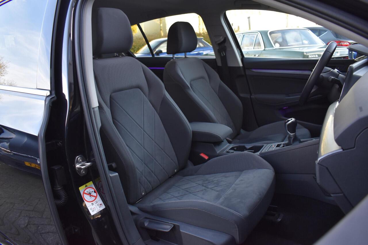 Volkswagen GOLF 1.5 TSI R-Line Pano Sfeer Lane Elekstoel. Massage