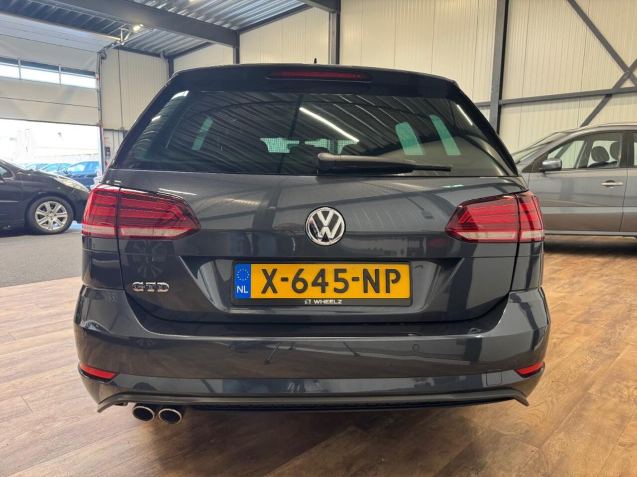 Volkswagen GOLF 2.0 TDI GTD / PANO / Virtual Cockpit / Camera / ACC /