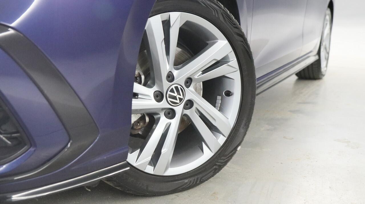 Volkswagen GOLF Variant 1.5 TSI 130pk R-Line / Navigatie / Camera / Keyless