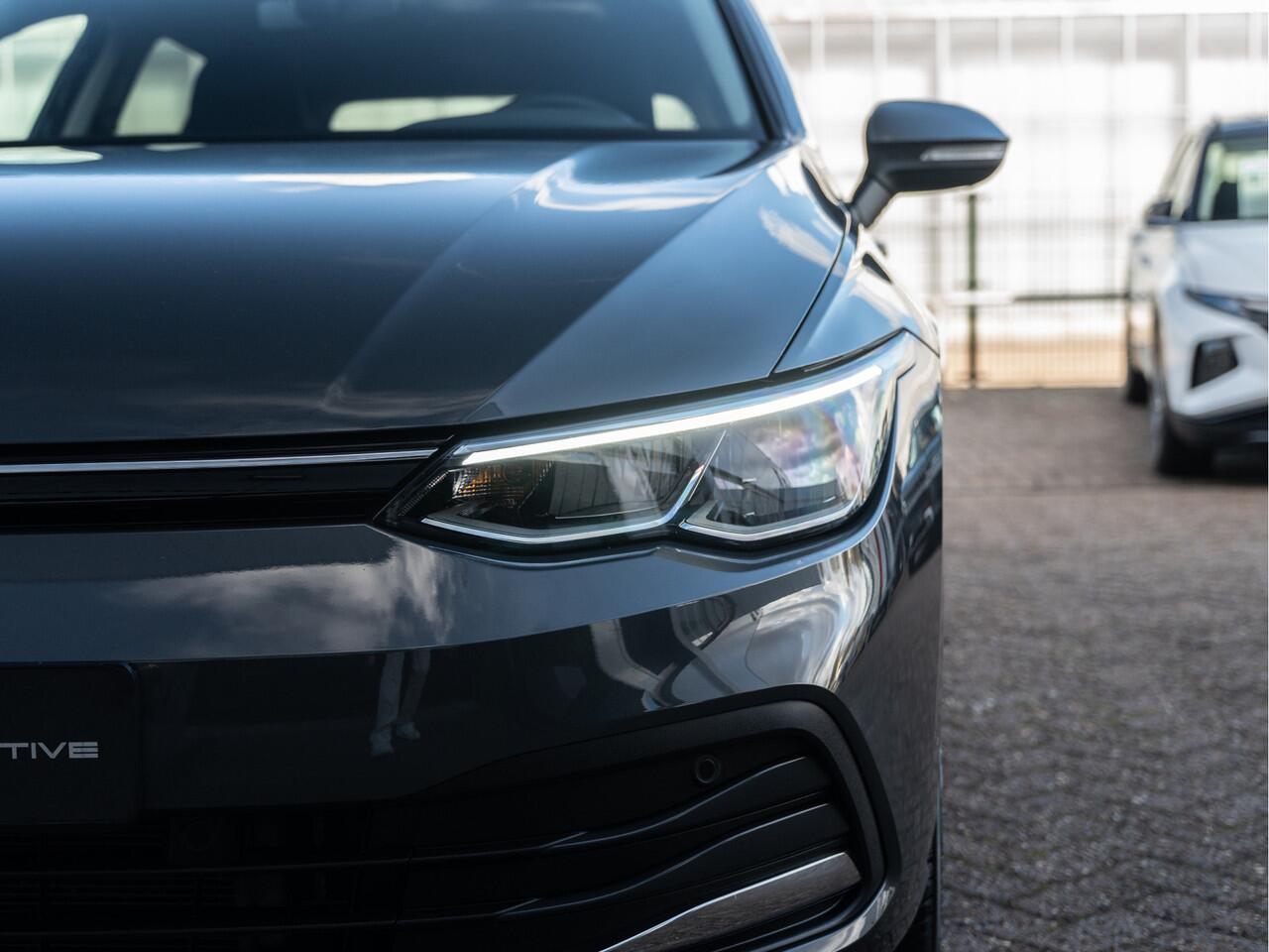 Volkswagen GOLF 1.5 TSI Move | Carplay | Ambient | BTW