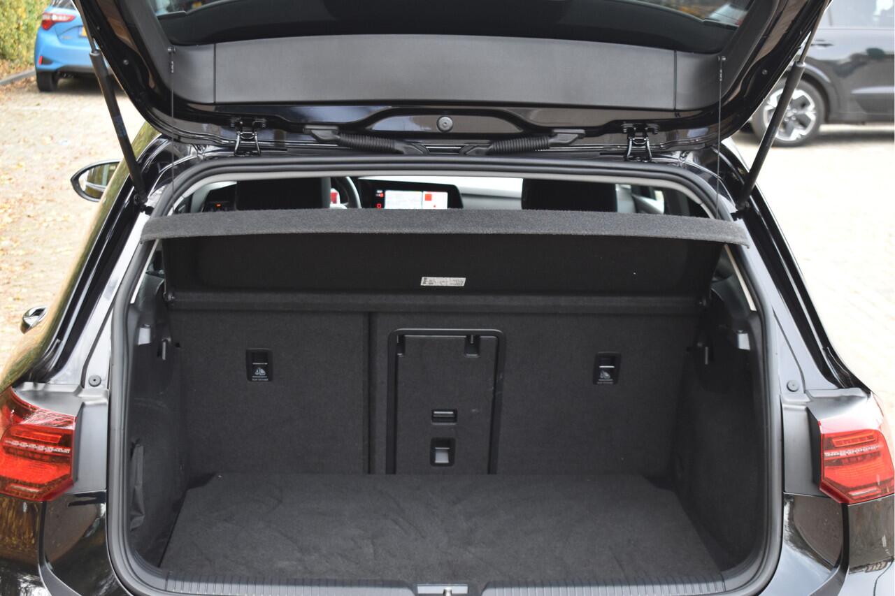 Volkswagen GOLF 1.5 eTSI 1st Edition | Open dak | Virtual Cockpit | Carplay | Massagestoel | Nav | Adapt.CC | DAB | Full LED | Compleet