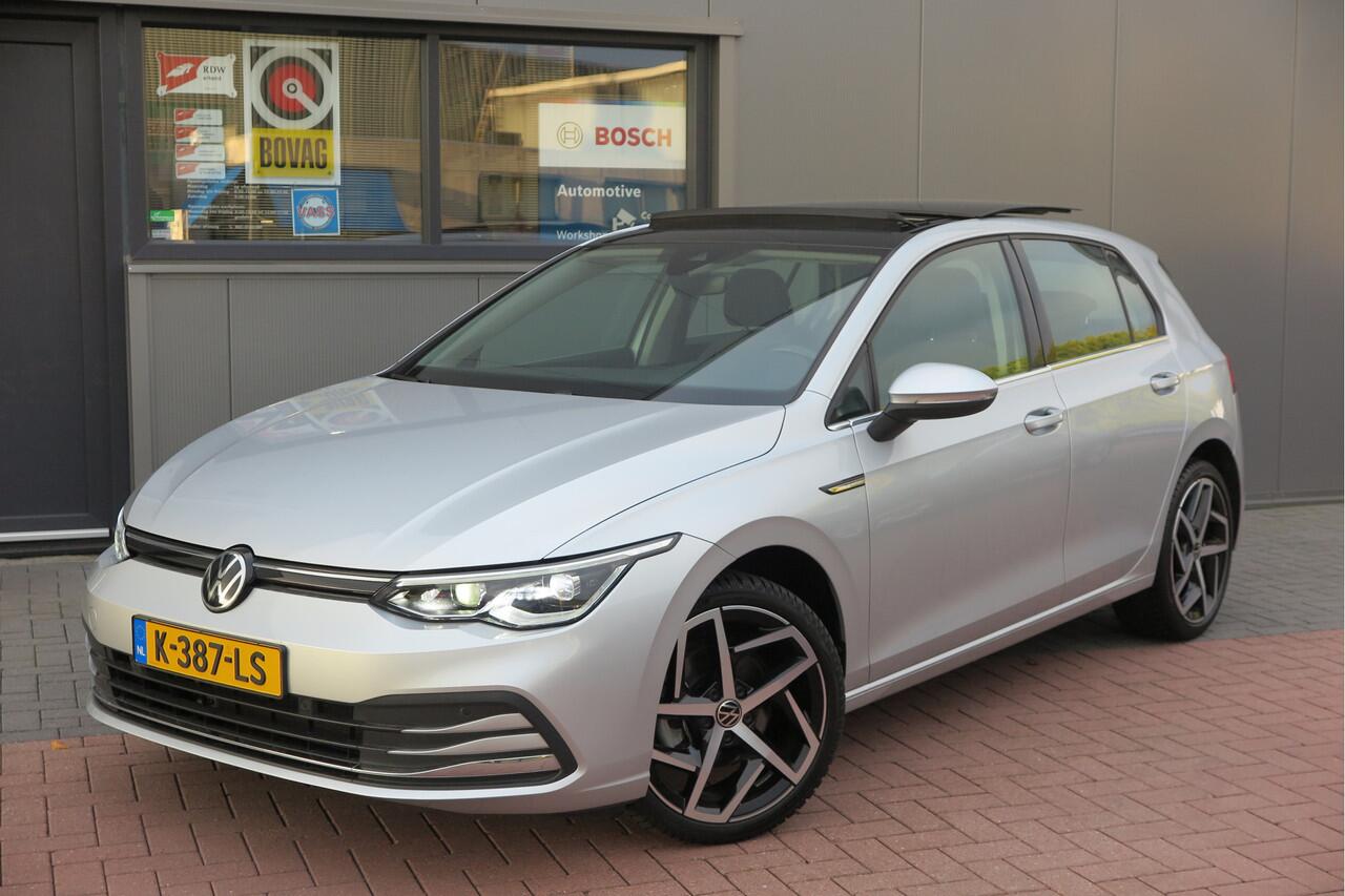 Volkswagen GOLF 1.5 eTSI 150pk DSG 1st Edition ,. Pano, Virtual cockpit, LED verl. Electr. bestuurdersstoel met massage , Navigatie , DAB+ Carplay, Stoelverw etc.