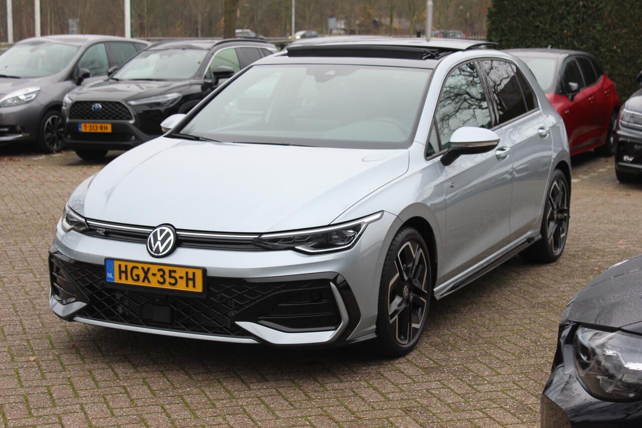 Volkswagen GOLF 1.5 eTSI R-Line Edition / Trekhaak / Panoramadak / 360Camera / Keyless / Matrix LED / 18'' / CarPlay / Stoelverwarming / DAB / ACC