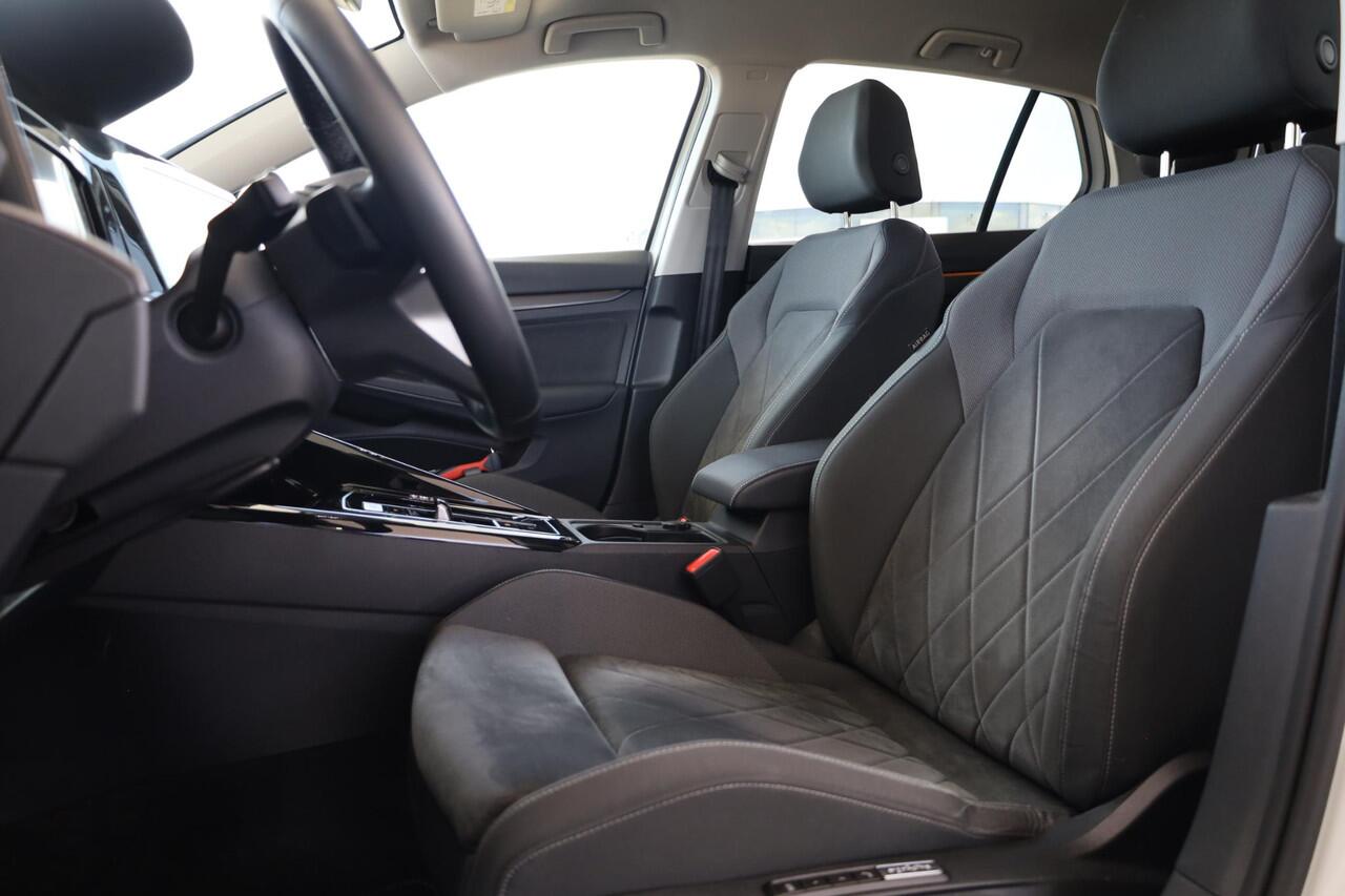 Volkswagen GOLF 1.4 eHybrid Style Afneembare trekhaak, ErgoActive, LED plus + strip, verwarmbare voorstoelen, keyless, travel assist, spiegelpakket met geheugen, digital cockpit pro, pre-crash, ACC met Stop&Go, draadloos app connect, achteruitrijcamera, head-up display, 