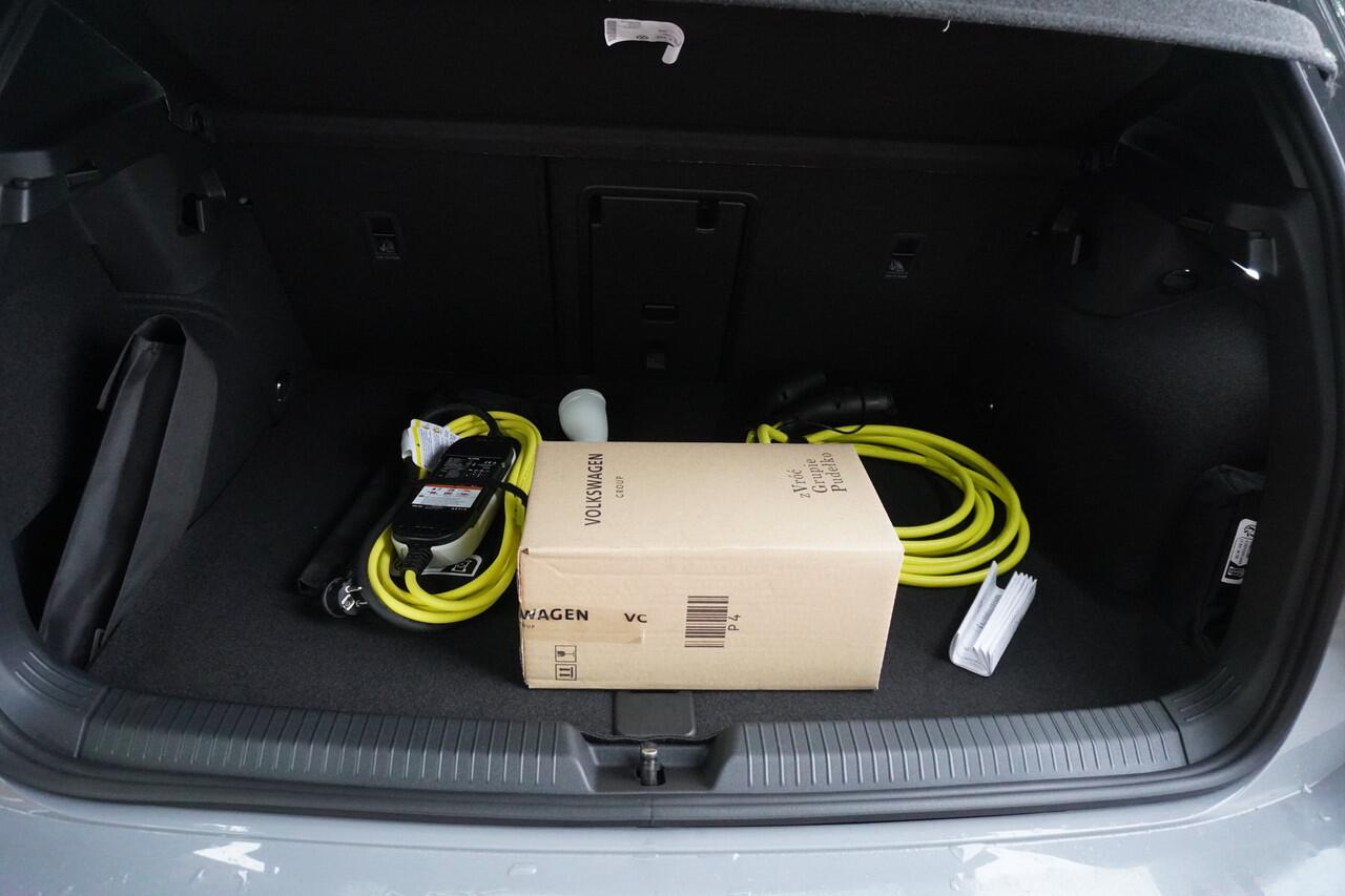 Volkswagen GOLF 1.5 eHybrid GTE 272PK Automaat Black Style nr. V145 | Climate | Adap.Cruise | 360 camera | Navigatie via Apple-Android