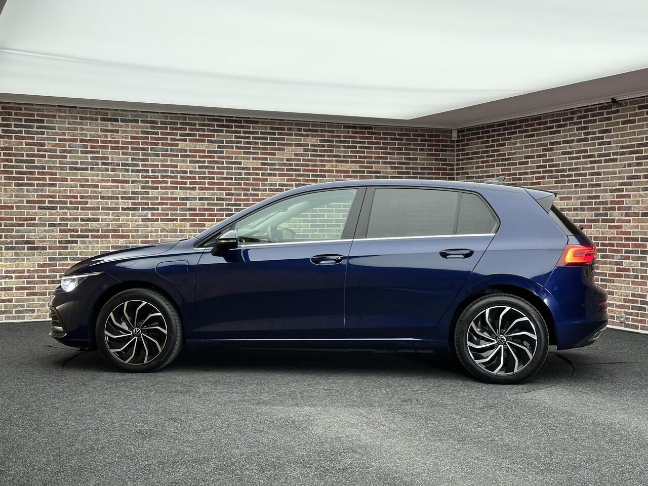 Volkswagen GOLF 1.4 eHybrid Style | IQ Light| Memory| CarPlay| Sfeer|