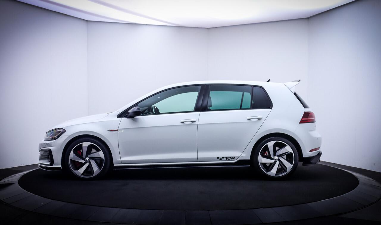 Volkswagen GOLF 2.0GTI TCR Dsg DIGIDASH/FULL LED/CARPLAY/STOELVERW./ACC/LMV 18''/DAB+