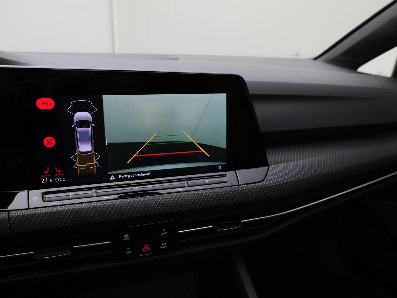 Volkswagen GOLF Variant 1.5eTSI 150PK DSG R Line · Panoramadak · Apple/Android · Camera + Parkeersensoren · Garantie tot maart 2026 of 40.000km