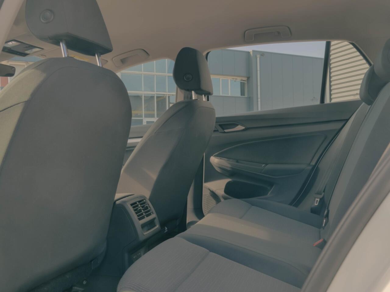 Volkswagen GOLF 1.0 TSI Golf 5 Drs. Apple Carplay NL Auto.