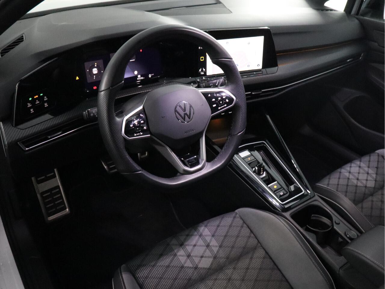 Volkswagen GOLF 1.5 eTSI R-Line | Automaat