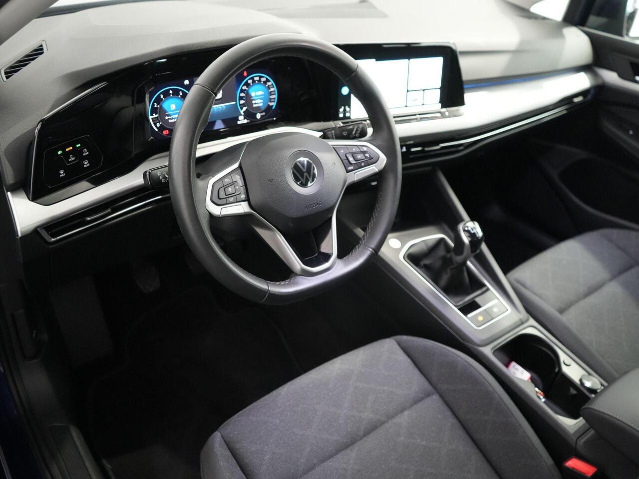 Volkswagen GOLF 1.5 TSI Life Business Carplay |