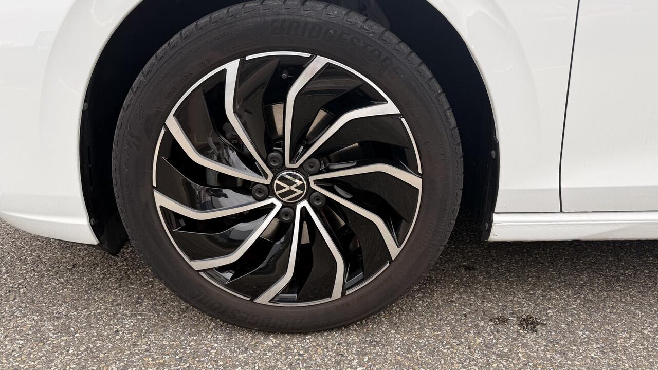 Volkswagen GOLF Variant 1.5 TSI Style / Adaptive Cruise Control / CarPlay / Stuur en Stoelverwarming