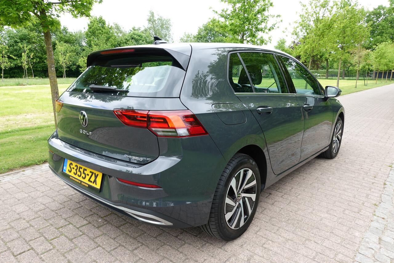 Volkswagen GOLF 1.4 eHybrid Style | Massage stoelen | LED | Adaptive cruise control | Stuur verwarming | Elektrische stoelen met geheugen |