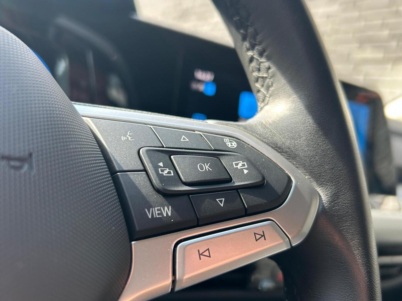 Volkswagen GOLF 1.5 TSI 150PK Move l Sfeer verlichting l Electrische Trekhaak l Navi l Adaptive Cruise l 19"