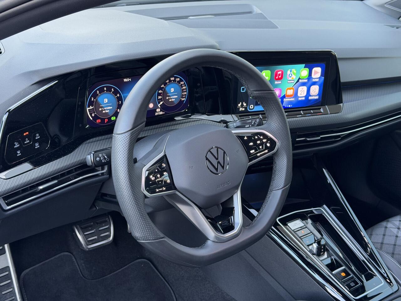 Volkswagen GOLF Variant 1.5 eTSI R-Line | Trekhaak | Camera | Stoel & stuurverwarming