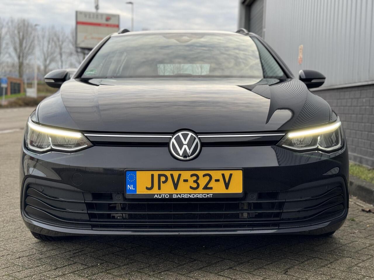 Volkswagen GOLF 1.0 eTSI Life Golf VIII | Automaat | Camera | Stuurverwarming | ACC | Apple CarPlay