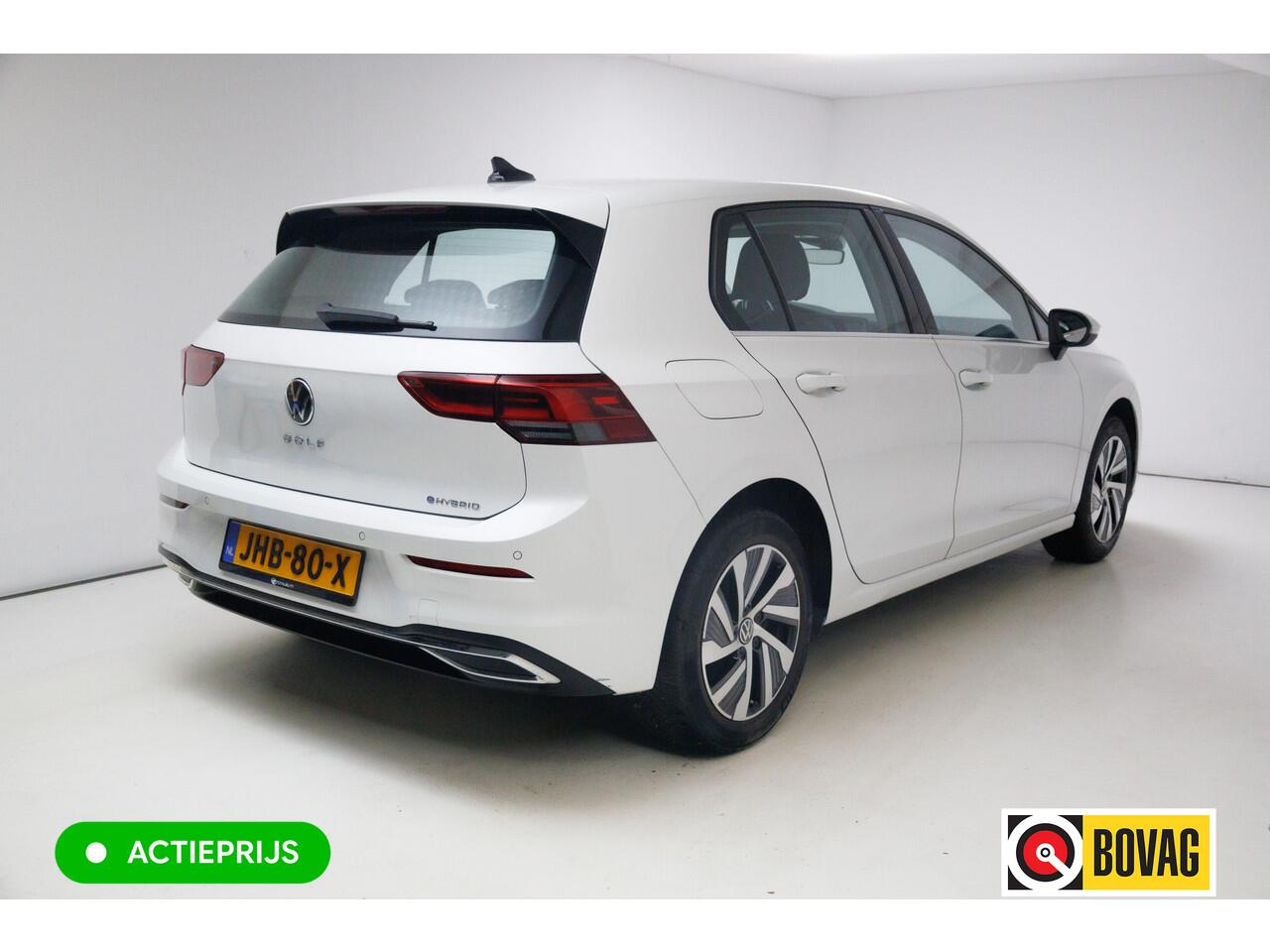 Volkswagen GOLF 1.4 eHybrid 204 PK | Camera | Elec. Ergo best. stoel met geheugen en massage | Adap.Cruise, Travelassist, Navigatie, App. connect, IQ Led