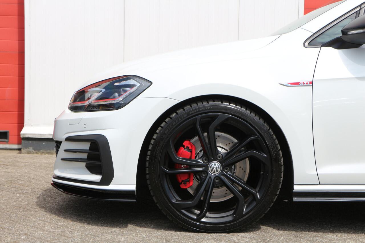 Volkswagen GOLF 2.0 TSI GTI TCR | Akrapovic | Pano | Discover Pro