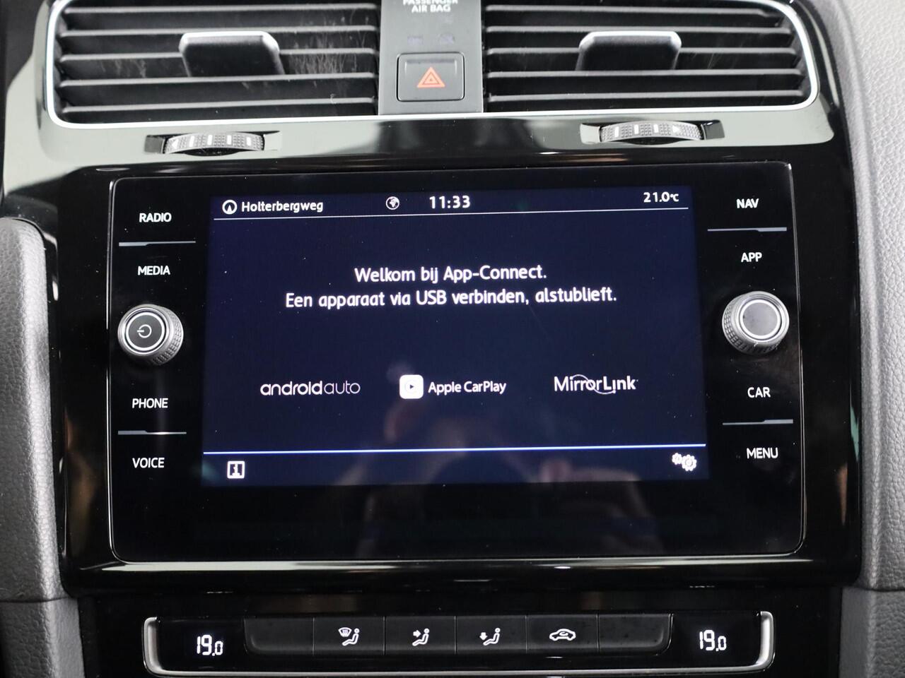 Volkswagen GOLF Variant 1.5 TSI Highline Business R 150 pk Automaat | Navigatie | Parkeersensoren | Achteruitrijcamera | Adaptieve cruise control | R-Line |