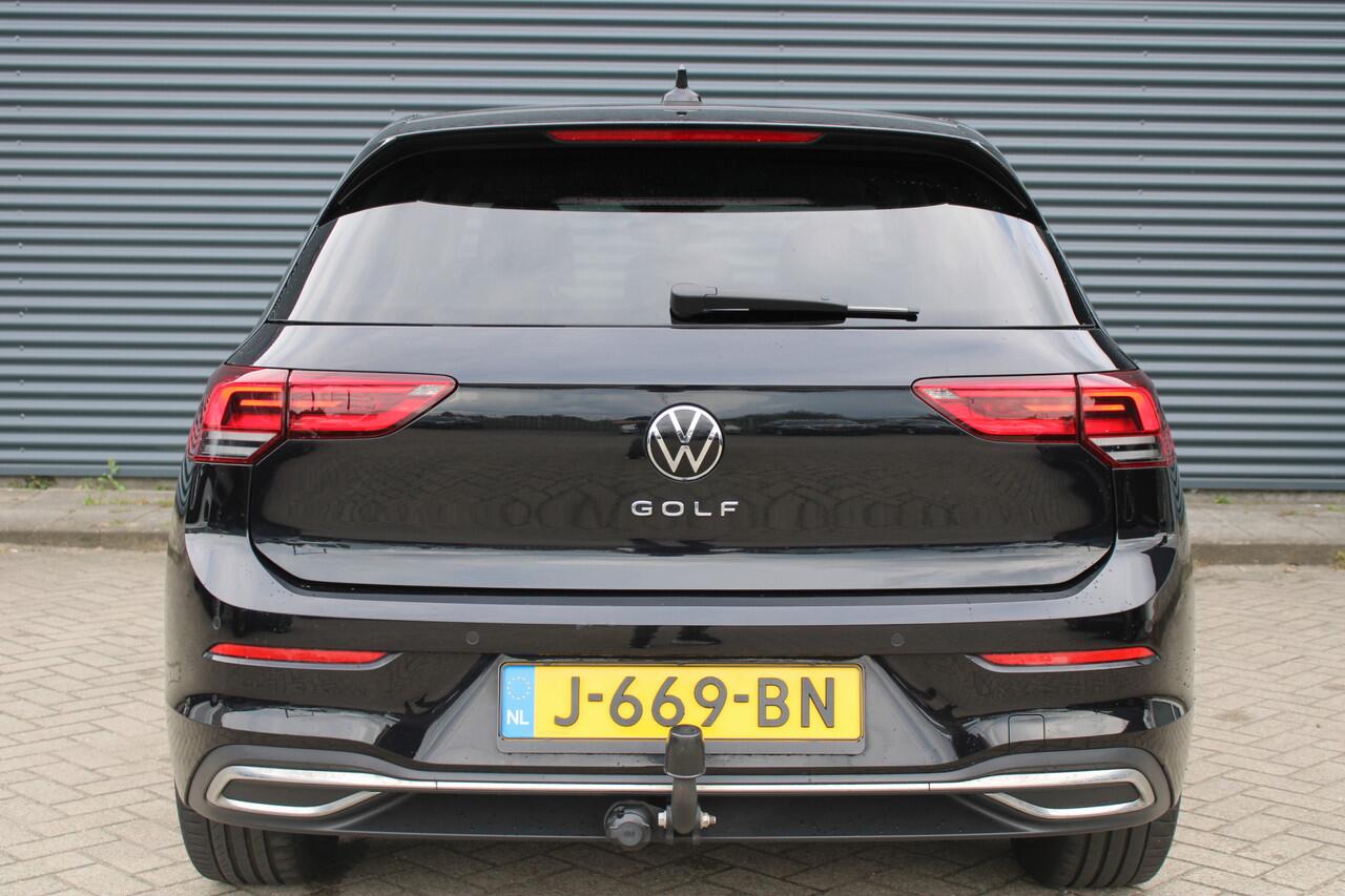 Volkswagen GOLF 1.5 TSI Style Alcantara Full-Led Navigatie Adaptive-Cruise Camera Massage Trekhaak
