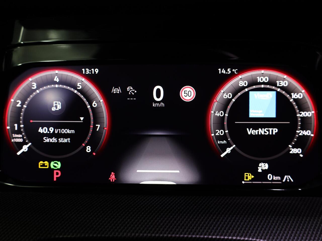 Volkswagen GOLF 2.0 TSI GTI 265PK DSG | Verlengde garantie | Panorama dak | Head up Display | Blackstyle | 19"LM velgen |