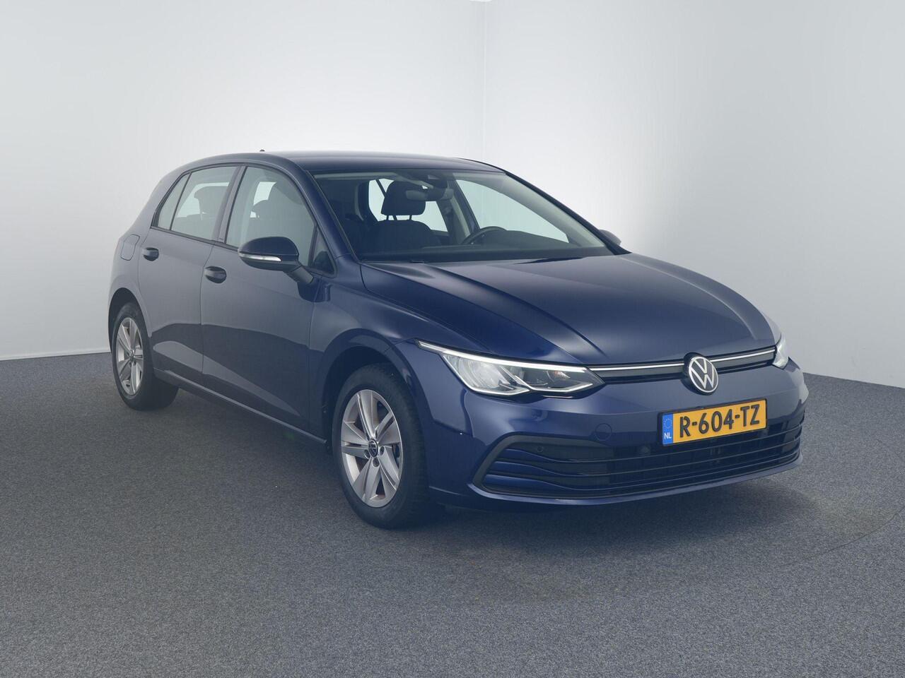 Volkswagen GOLF 1.5 TSI Life Business Carplay |